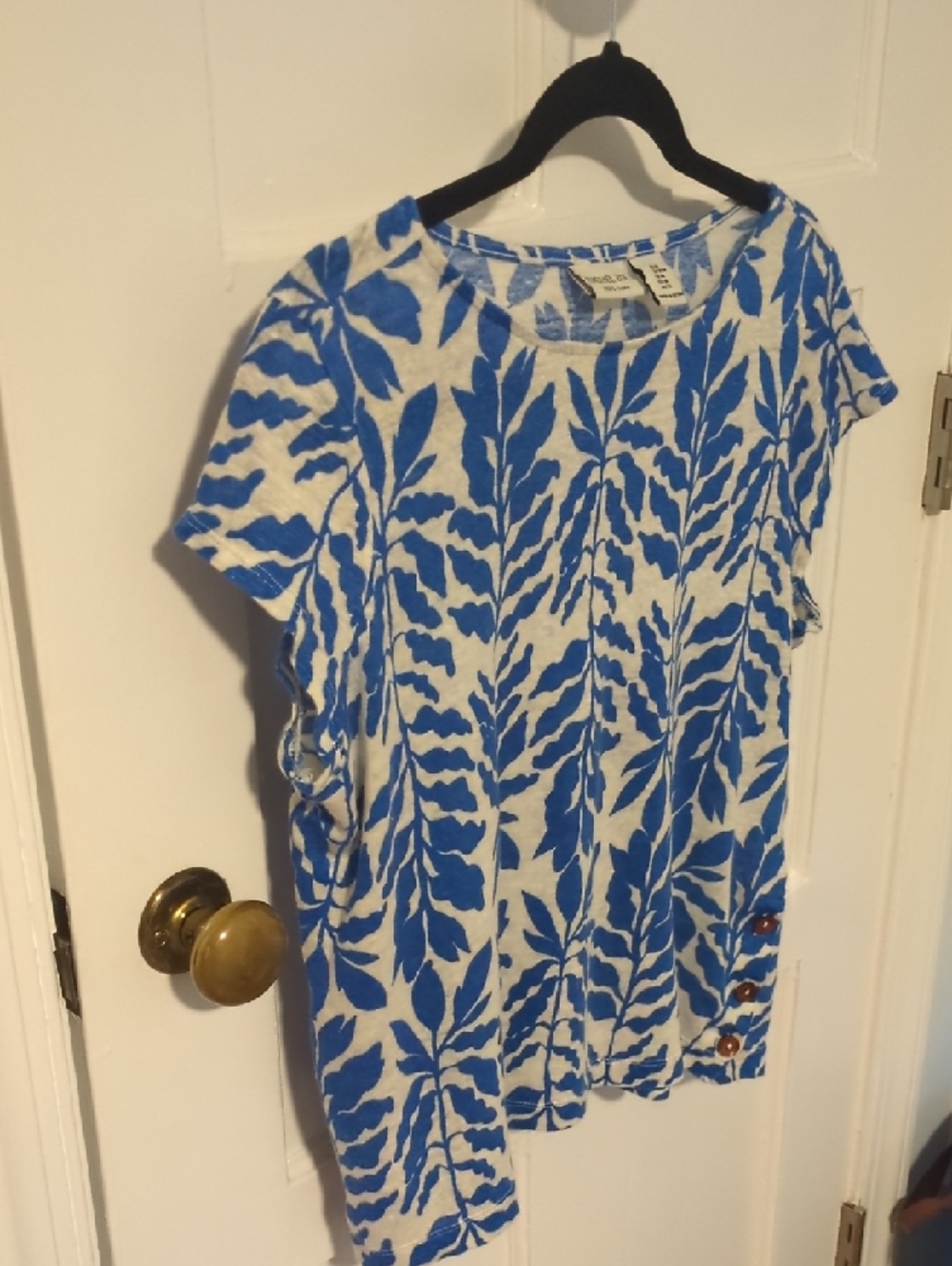 Rachel Zoe Cream Tee with Bold Blue Leaf Print - Picture 3 of 6